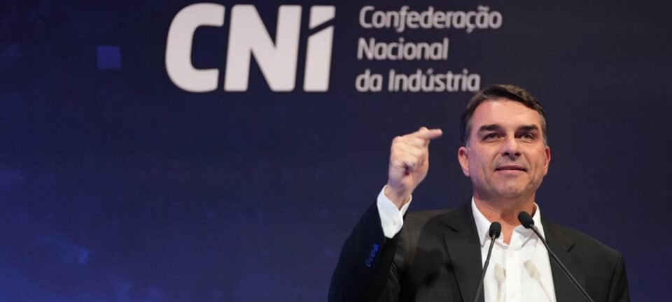 Flávio Bolsonaro compara STF a “delegacia de polícia” em evento da indústria 2 ocrente 1782196445