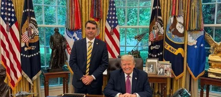 Flávio Bolsonaro irá a Washington defender suspensão de tarifa de 25% sobre produtos brasileiros 2 ocrente 1782230665