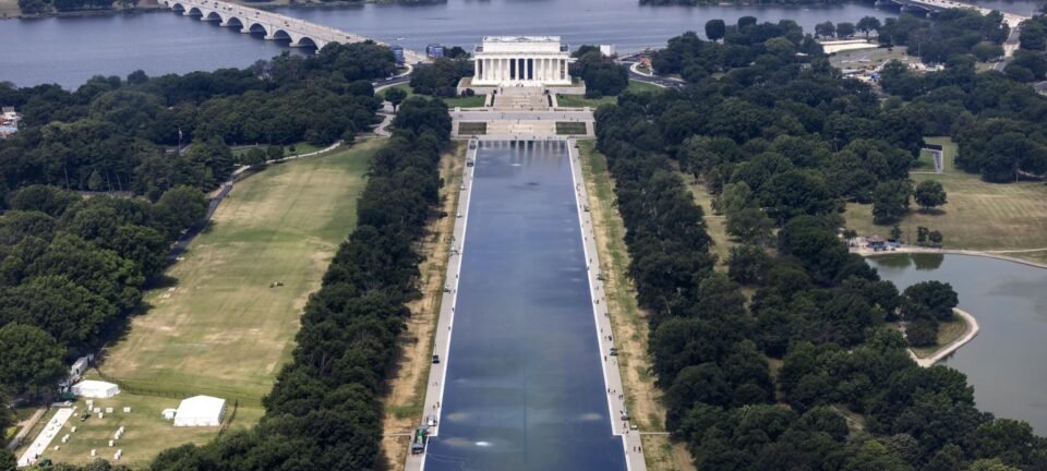 Espelho d’água recém-reformado em Washington volta a ficar verde e vira dor de cabeça para Trump 2 ocrente 1782264877