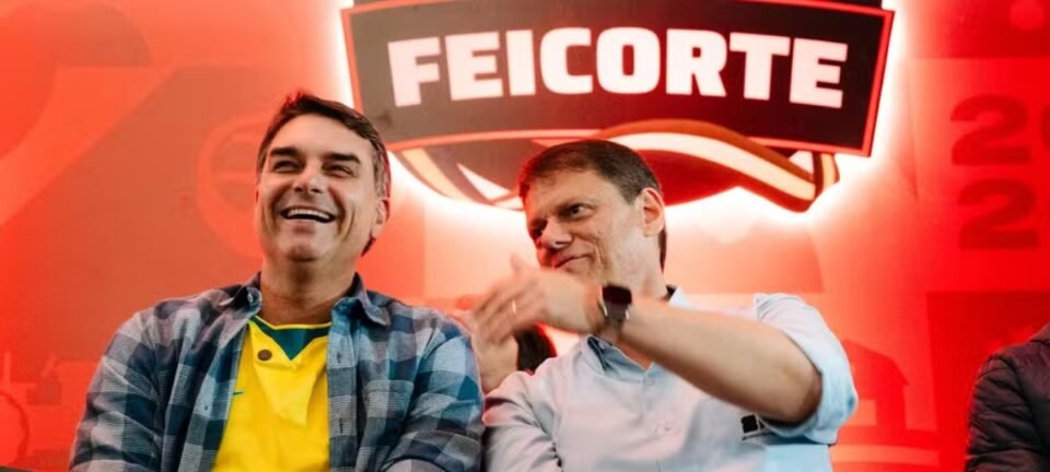 Flávio Bolsonaro e Tarcísio defendem agro em feira paulista e atacam gestão Lula 2 ocrente 1782308047