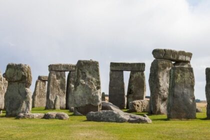Estudo reforça que pedra de 6 toneladas viajou 700 km até Stonehenge pelas mãos humanas 14 ocrente 1782325148