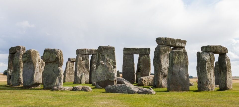 Estudo reforça que pedra de 6 toneladas viajou 700 km até Stonehenge pelas mãos humanas 2 ocrente 1782325148