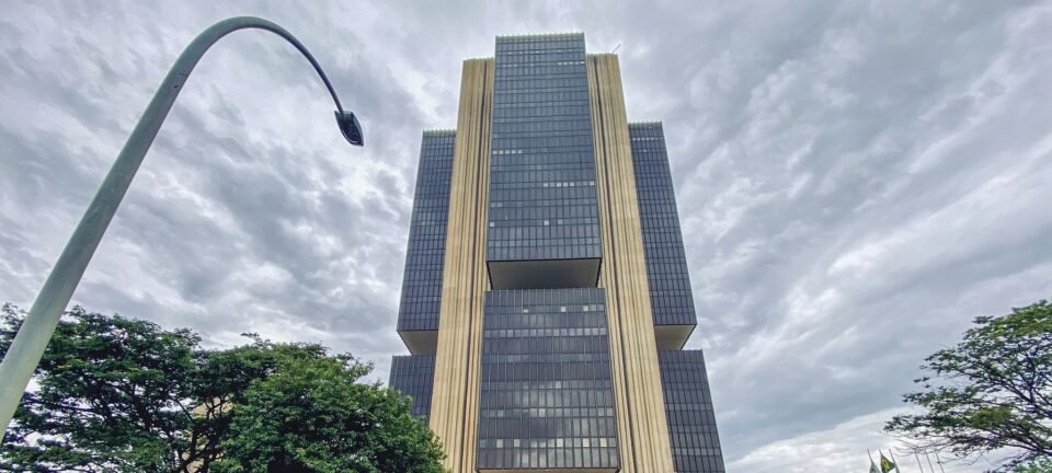 Copom vê risco de 79% de estouro da meta de inflação em 2026 e mantém cautela nos juros 2 ocrente 1782400797