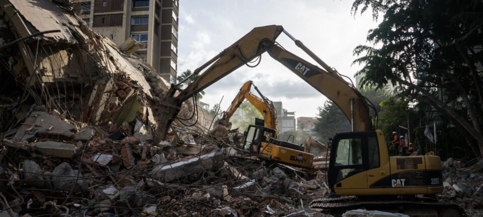 ONU estima 50 mil desaparecidos na Venezuela após terremotos; governo confirma 920 mortos 2 ocrente 1782501577