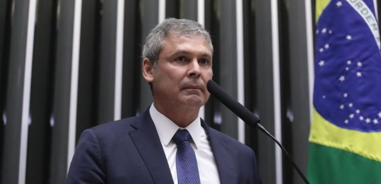 Lindbergh Farias recorre ao STF contra mudança de relator em investigação sobre filme de Bolsonaro 2 ocrente 1782586153