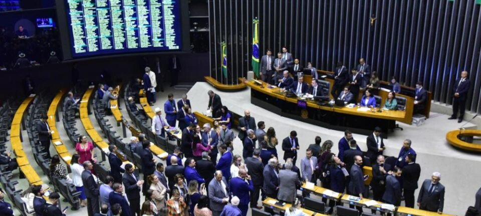 Brasileiros esquecem nomes de parlamentares e dos próprios votos, aponta Datafolha 2 ocrente 1782756265