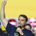 Flávio Bolsonaro reage a crises, diminui distância para Lula e segue forte na disputa de 2026 4 ocrente 1782879546