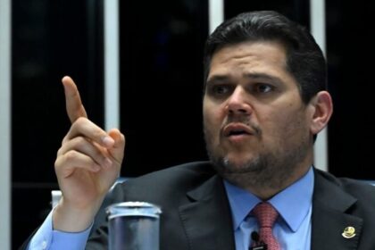Sindicatos cobram Alcolumbre para acelerar votação da PEC que extingue escala 6x1 18 ocrente 1782913810