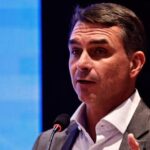 Flávio Bolsonaro pede aos EUA que posterguem tarifa de 25% contra o Brasil para evitar “vitória política” de Lula 5 ocrente 1783018171