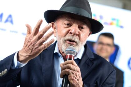 Lula chama Flávio Bolsonaro de “traidor” após pedido aos EUA para adiar tarifa de 25% contra o Brasil 4 ocrente 1783030759