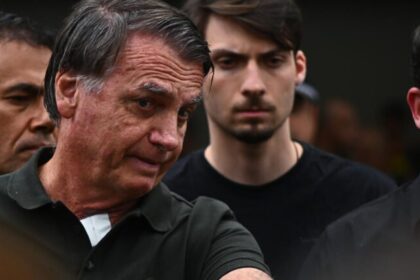 Oito armas de Bolsonaro estão em batalhão do Exército; outras duas já foram apreendidas pela PF, diz defesa 10 ocrente 1783122554