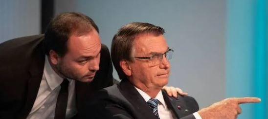 Carlos Bolsonaro relata que ex-presidente segue informado mesmo sob prisão domiciliar 2 ocrente 1783200869