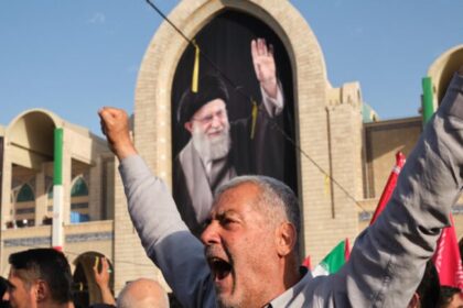 Gritos de “vingança” dominam funeral de Ali Khamenei em Teerã; sucessor ferido não aparece 20 ocrente 1783264817