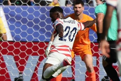 FIFA revoga cartão vermelho de Balogun e oposição acusa Donald Trump de interferência 20 ocrente 1783336750