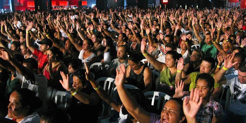 Evangélicos se alinham mais à direita, enquanto católicos mostram divisão ideológica, indica Datafolha 2 ocrente 1783375504