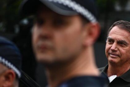 Espingarda “desaparecida” de Bolsonaro está em galpão de importadora no RS, diz defesa 2 ocrente 1783393451
