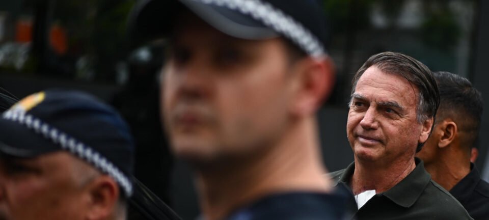 Espingarda “desaparecida” de Bolsonaro está em galpão de importadora no RS, diz defesa 2 ocrente 1783393451