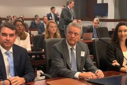 Flávio Bolsonaro pede aos EUA que desistam de tarifa de 25% sobre produtos brasileiros 6 ocrente 1783461855