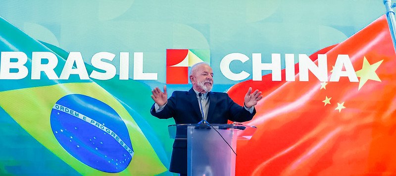 Flávio Bolsonaro acusa Lula de privilegiar China e atacar EUA em live 2 ocrente 1783530273