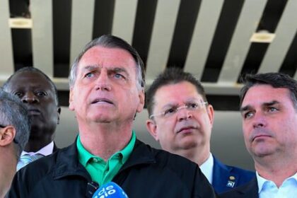 Bolsonaro divulga carta, endossa Flávio à Presidência e pede união no PL 18 ocrente 1783800252