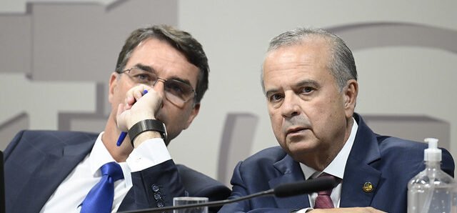 Pré-campanha de Flávio Bolsonaro refuta troca de apoio por vaga no STF 2 ocrente 1783873161