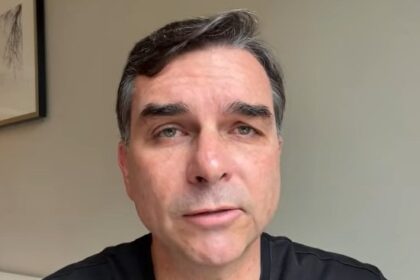 Flávio Bolsonaro culpa governo Lula por sobretaxa chinesa de até 67% sobre carne brasileira 4 ocrente 1783919065
