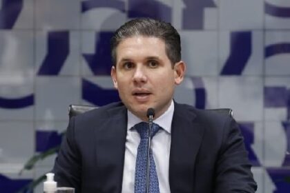 Hugo Motta acusa Judiciário de tentar “criminalizar” emendas parlamentares 14 ocrente 1783946971