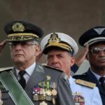 Carlos Bolsonaro admite erro em colocar 11 militares nos ministérios do governo do pai 4 ocrente 1783947907