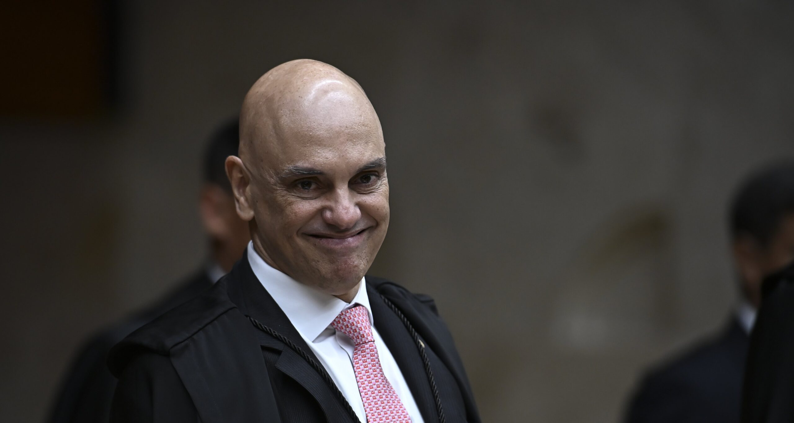 Moraes impede Flávio Bolsonaro de visitar o pai por 90 dias e cobra explicações sobre carta política 2 ocrente 1783973965 scaled