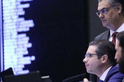 Câmara analisa pacote de R$ 1,097 bi em créditos extras solicitados pelo governo Lula 14 ocrente 1784035151