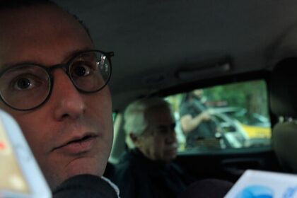 Vídeo mostra Zanin lendo carta de Lula na prisão; episódio volta à tona após restrições a Bolsonaro 16 ocrente 1784044150