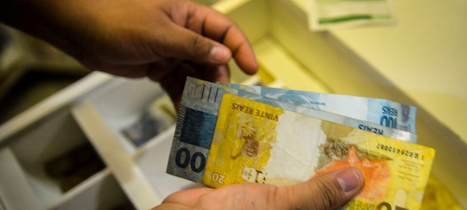 Endividamento atinge 81,6% das famílias em junho; quase 30% estão inadimplentes 2 ocrente 1784054078