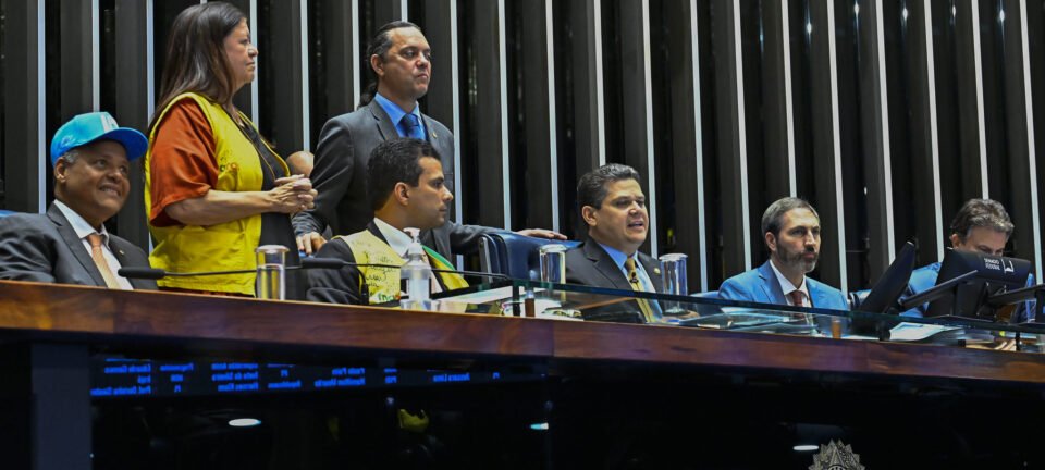 Senado aprova aposentadoria especial para agentes de saúde; gasto previsto é de R$ 27 bilhões em 10 anos 2 ocrente 1784069640