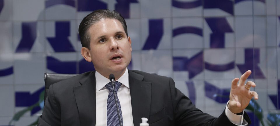 Após críticas, presidente da Câmara diz que Casa segue a lei na execução de emendas 2 ocrente 1784097552