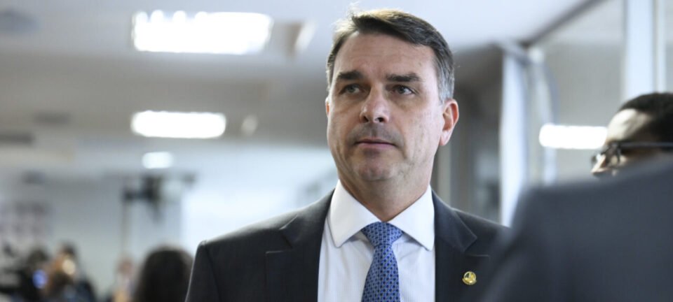 Carta de Jair Bolsonaro pode render multa de até R$ 25 mil à campanha de Flávio no TSE 2 ocrente 1784118260