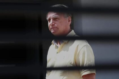 Defesa de Bolsonaro tem até hoje para explicar ao STF carta divulgada por Flávio 16 ocrente 1784121873