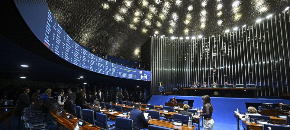 Senado aprova MP que reforça piso do frete; Planalto deve vetar anistia a multas 2 ocrente 1784150648