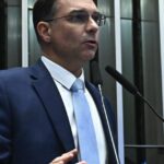 Flávio Bolsonaro acusa Moraes e Dino de criar “atalho” no STF para funções do TSE 5 ocrente 1784172251