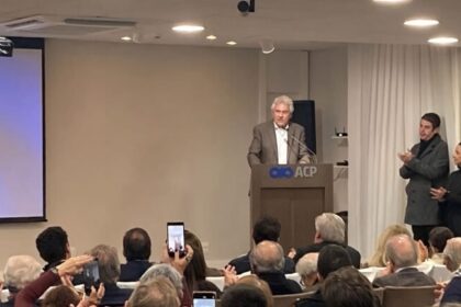 Caiado afirma em Curitiba ser “único capaz” de derrotar Lula e aponta voto em Flávio como “eleição do PT” 20 ocrente 1784188475