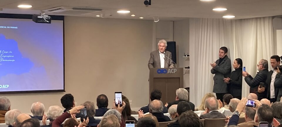 Caiado afirma em Curitiba ser “único capaz” de derrotar Lula e aponta voto em Flávio como “eleição do PT” 2 ocrente 1784188475