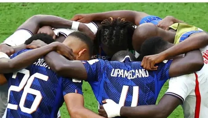 Jogadores de Inglaterra e França se unem em oração após decisão do terceiro lugar na Copa de 2026 2 ocrente 1784549340
