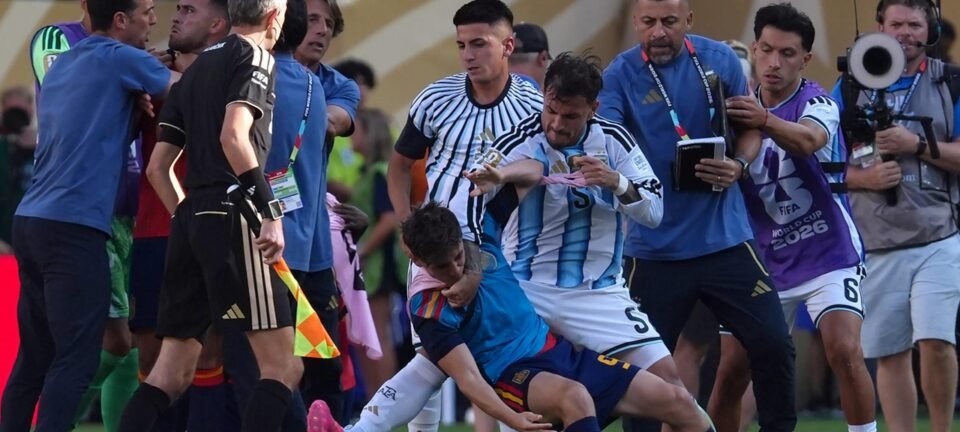Ministro argentino critica Piers Morgan por chamar jogadores da seleção de “bandidos” 2 ocrente 1784553860