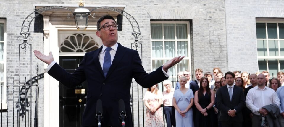 Andy Burnham toma posse como primeiro-ministro britânico e promete “novo sentimento nacional” 2 ocrente 1784558347