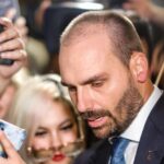 Concessão de green card a Eduardo Bolsonaro ecoa na imprensa estrangeira em meio a tarifas dos EUA contra o Brasil 4 ocrente 1784635746
