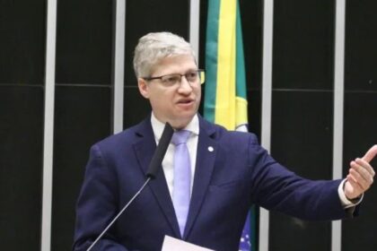 Van Hattem afirma que PT age como “carrapato” do setor produtivo em evento no RS 2 ocrente 1784645651