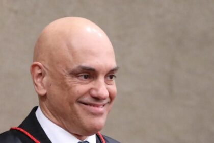 Moraes impede Bolsonaro de receber aliados e divulgar mensagens políticas até as eleições de outubro 12 ocrente 1784678043