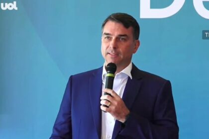 Flávio Bolsonaro pede mais observadores estrangeiros para 2026 e reafirma confiança nas urnas 10 ocrente 1784721244