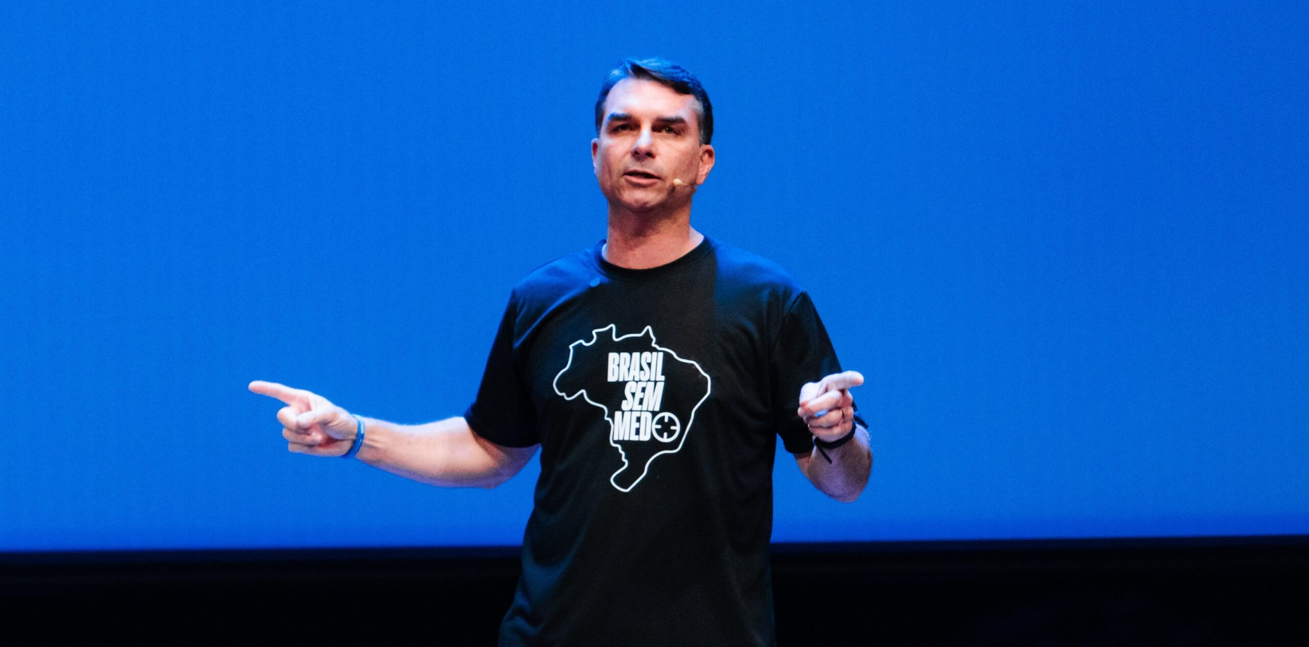 Flávio Bolsonaro pede que missões estrangeiras fiscalizem eleições brasileiras 2 ocrente 1784727543 scaled