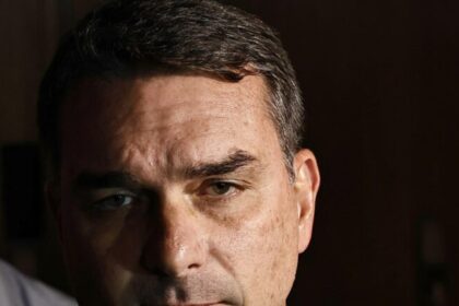 Flávio Bolsonaro rebate denúncia e diz que nota de R$ 500 mil para empresa ligada ao Banco Master é legal 6 ocrente 1784760914