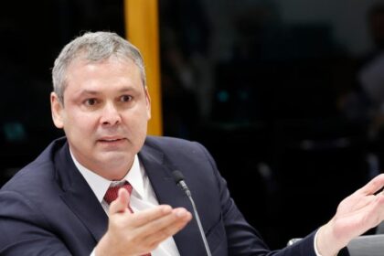 PT decide não solicitar inelegibilidade de Flávio Bolsonaro, afirma Lindbergh 12 ocrente 1784761749